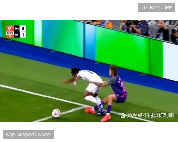 点球时其他队员提前进禁区，判罚规则如何执行？